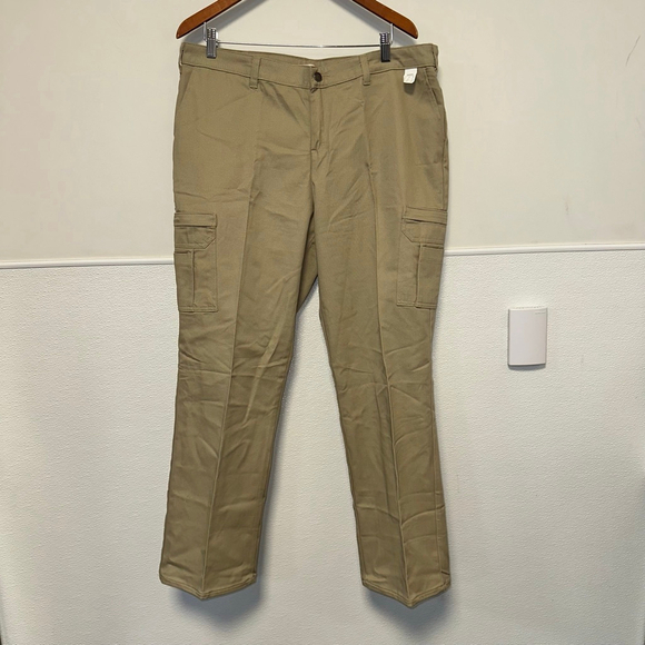 New NWT Women's Dickies Khaki Cargo Pants Size 16 Plus Size - Picture 1 of 16